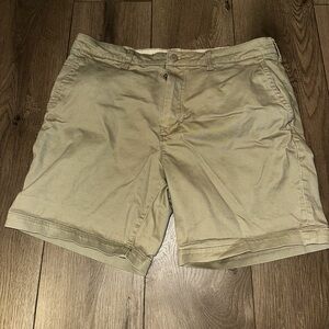 American Eagle Outfitters Men's Khaki Shorts